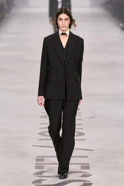 Look 7